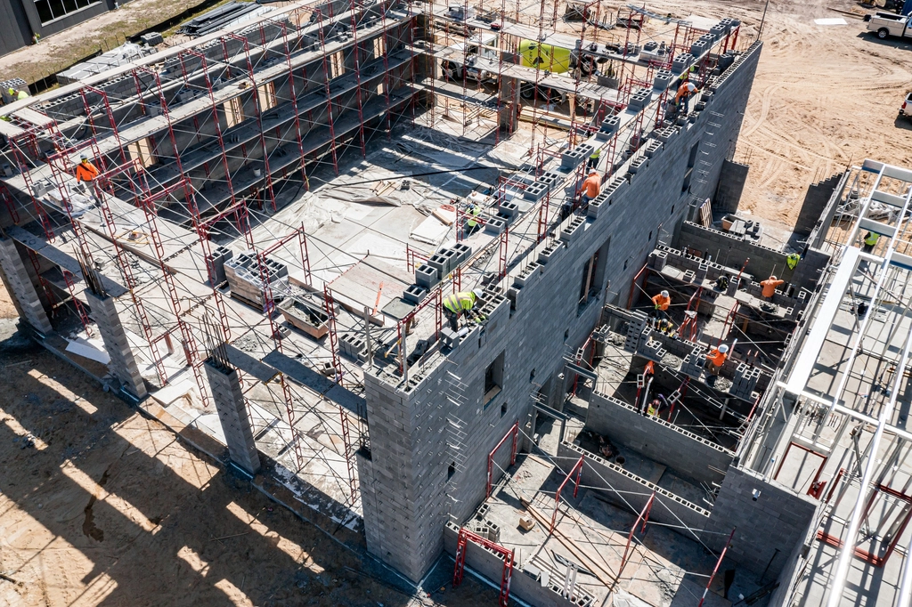 Ground-floor masonry